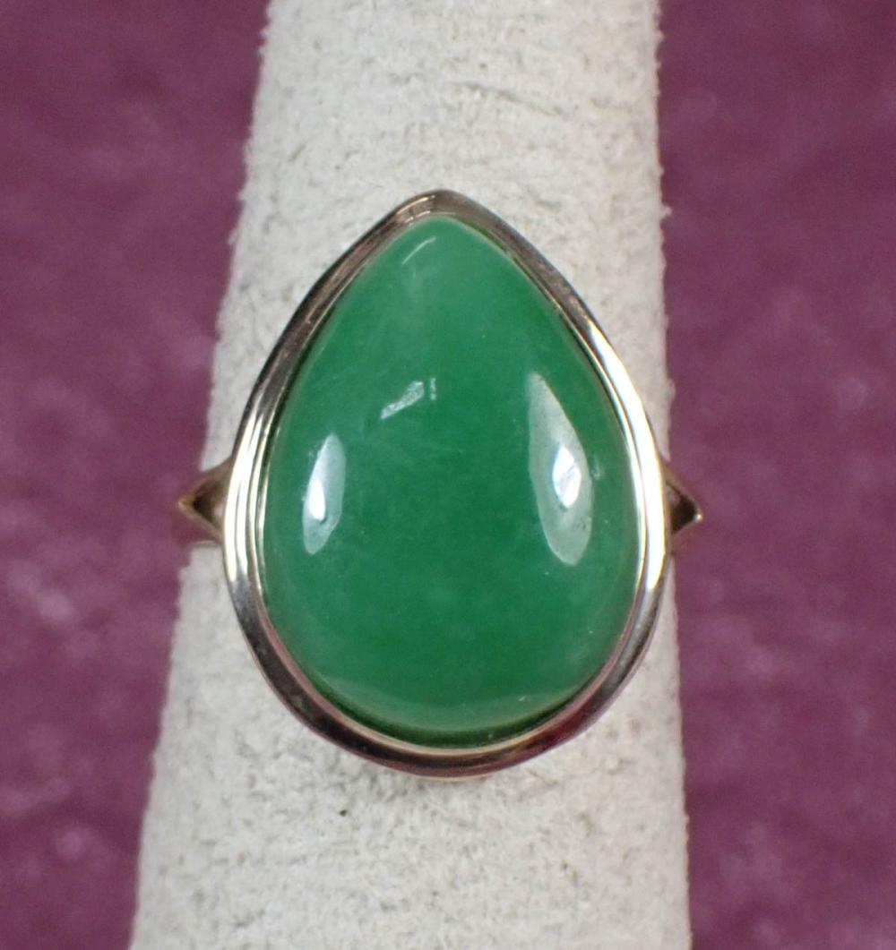 GREEN JADE AND FOURTEEN KARAT GOLD