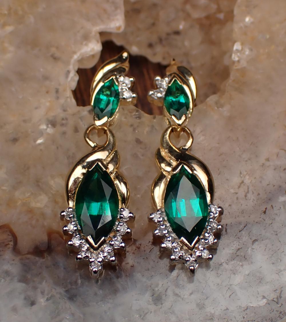 PAIR OF LAB CREATED EMERALD AND 3429ad