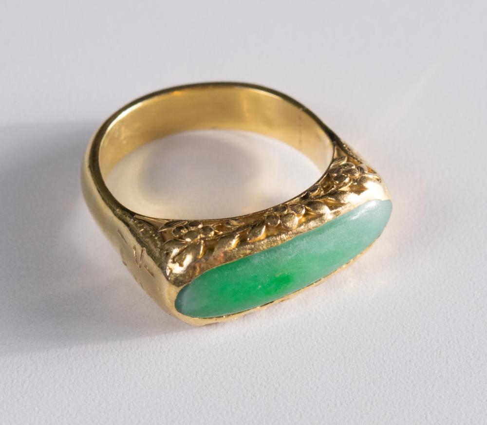 JADE AND GOLD RINGJADE AND GOLD