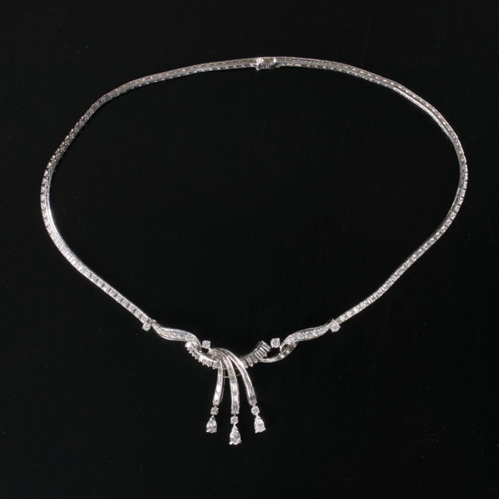 A DIAMOND AND PLATINUM ESTATE NECKLACEA