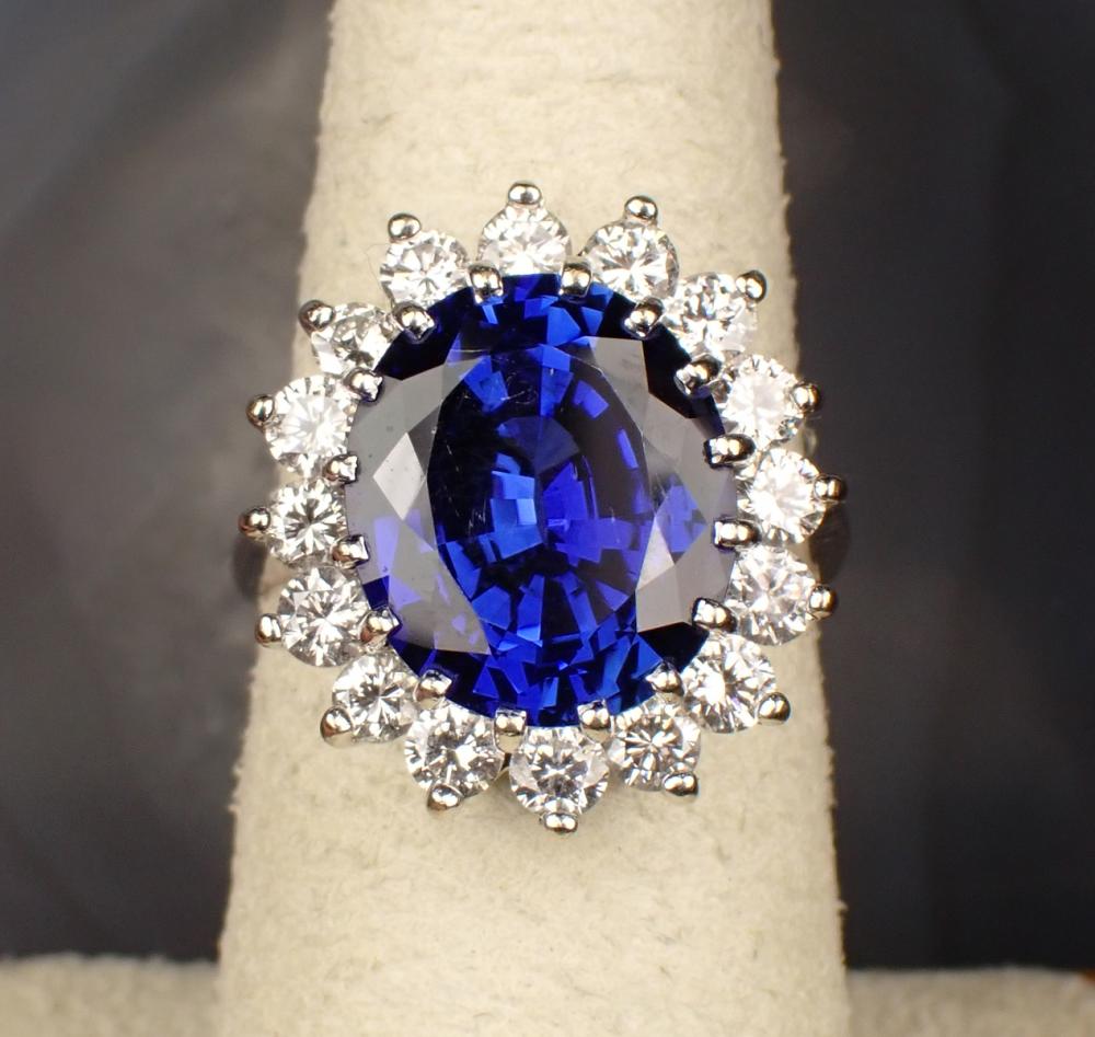DIAMOND AND BLUE SAPPHIRE RINGDIAMOND
