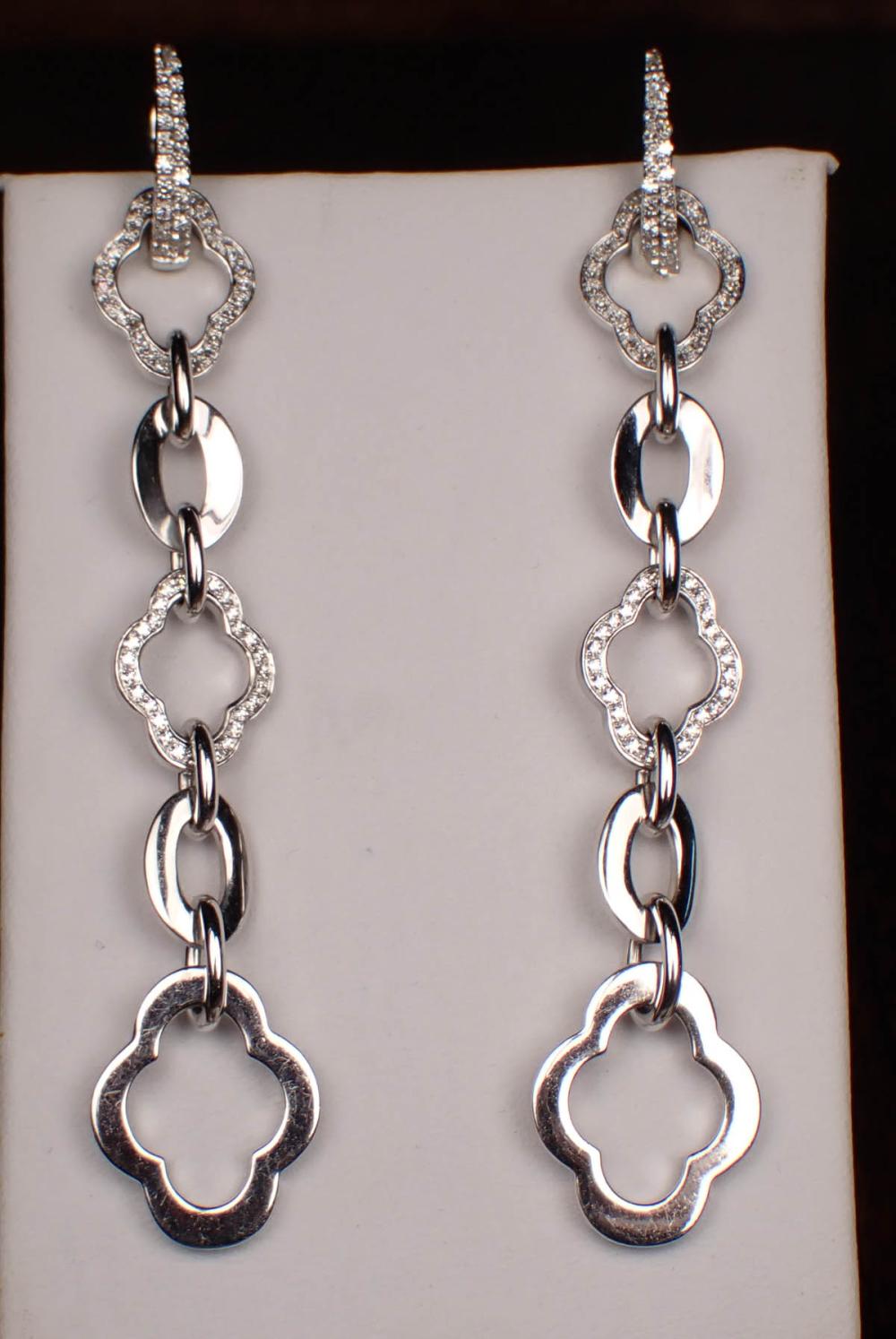 WHITE GOLD ALHAMBRA LINK EARRINGSA 342a5c