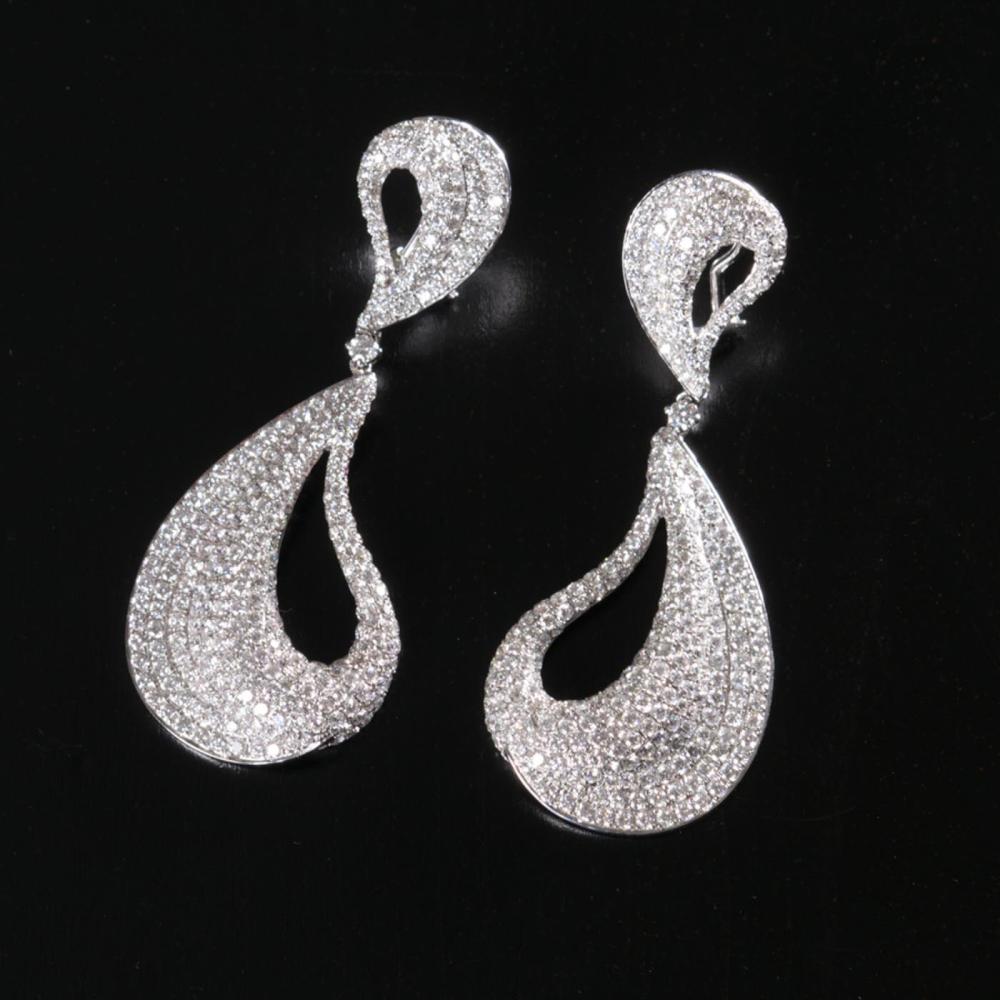 PAIR OF DIAMOND AND EIGHTEEN KARAT 342a84