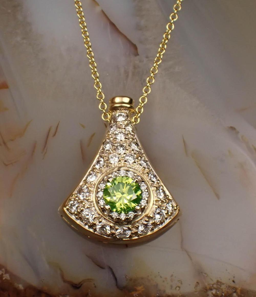 FANCY GREEN DIAMOND PENDANT NECKLACEFANCY 342a8b