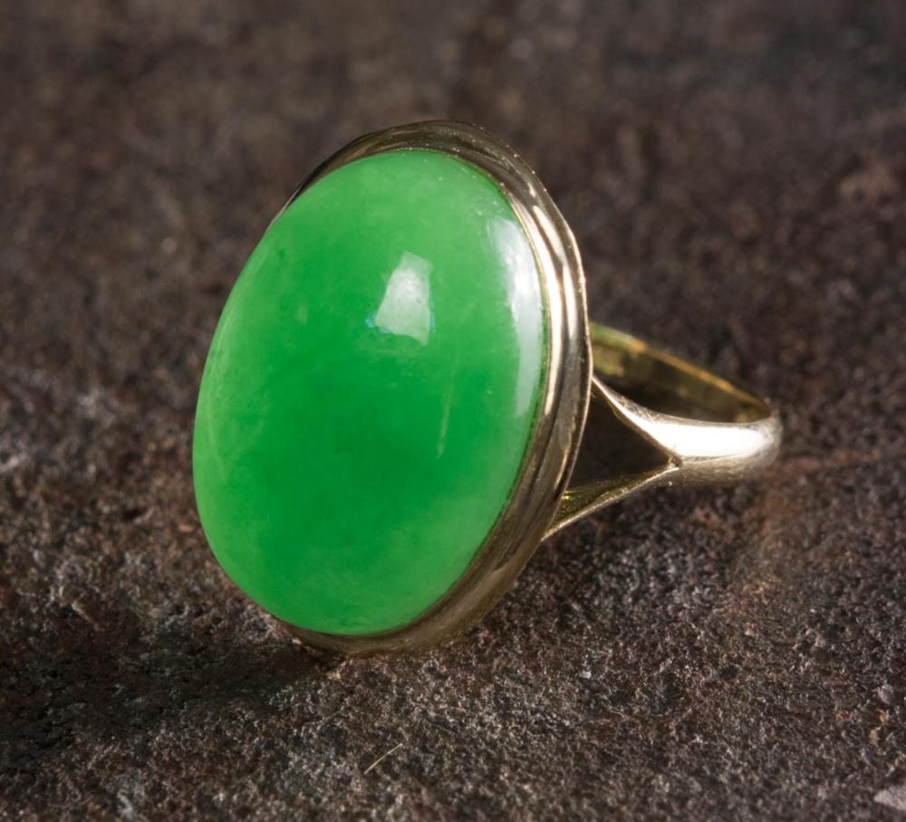 GREEN JADE AND FOURTEEN KARAT GOLD