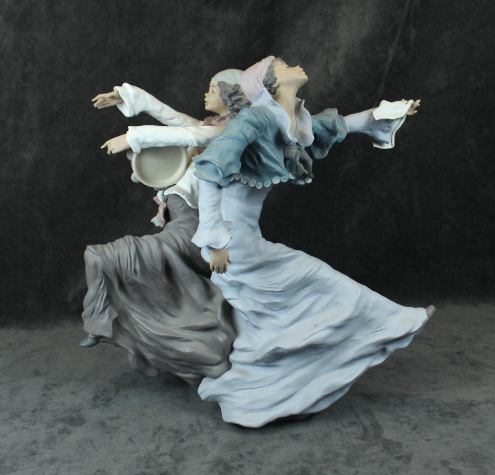 LARGE LLADRO PORCELAIN FIGURAL