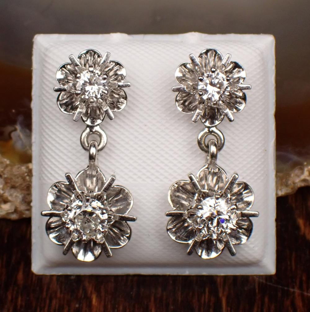 PAIR OF BUTTERCUP DIAMOND DROP 342b51