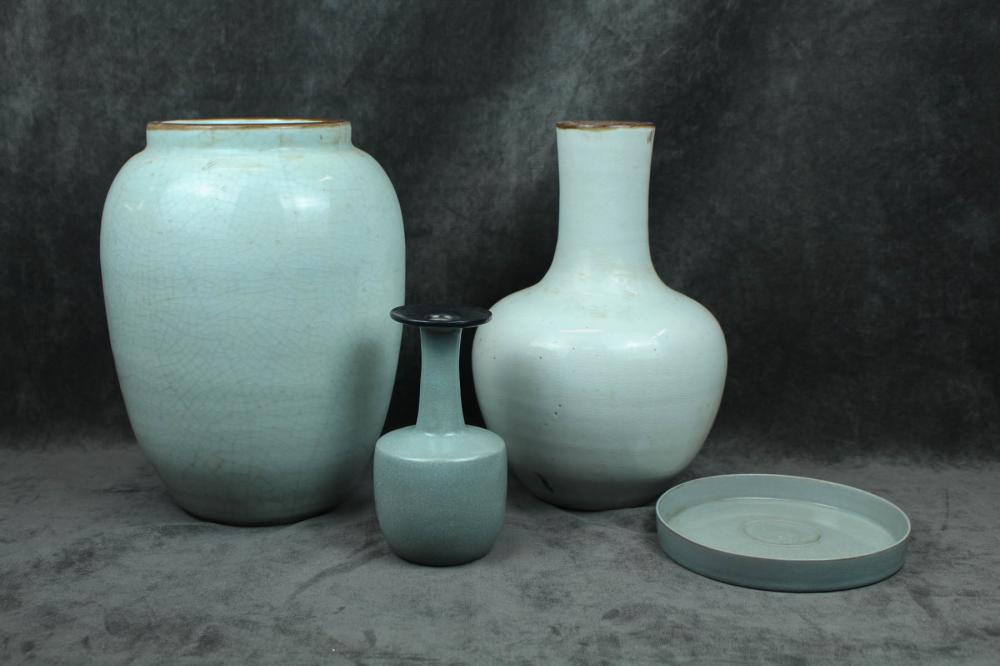 FOUR CHINESE CRACKLE GLAZE PORCELAINSFOUR 342bcd