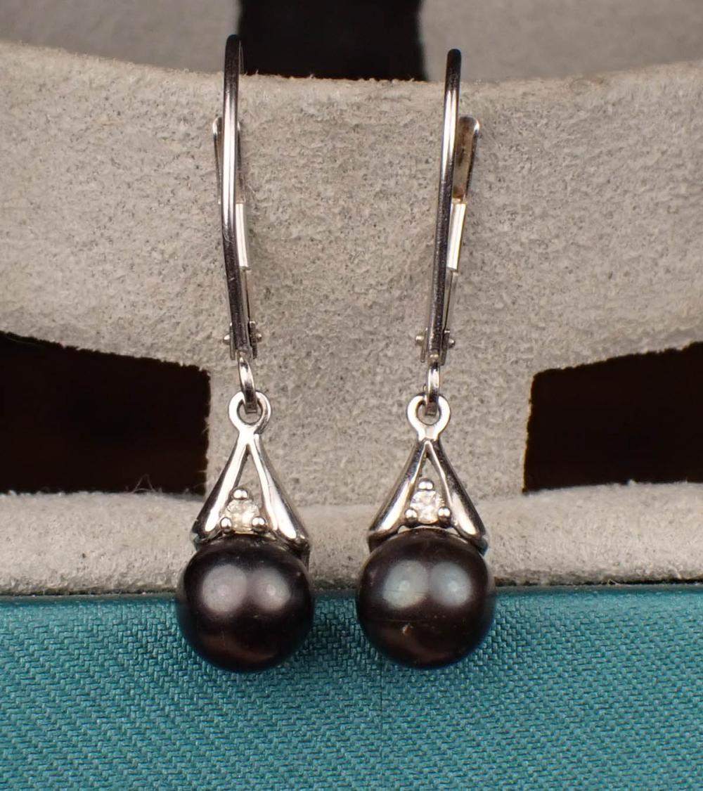 PAIR OF BLACK PEARL AND WHITE GOLD