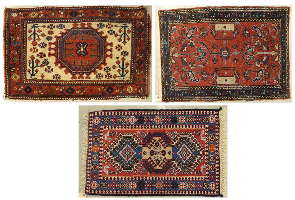 THREE SMALL PERSIAN MATSTHREE SMALL 342c47