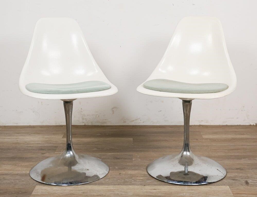 PAIR OF EERO SAARINEN STYLE TULIP 342d41