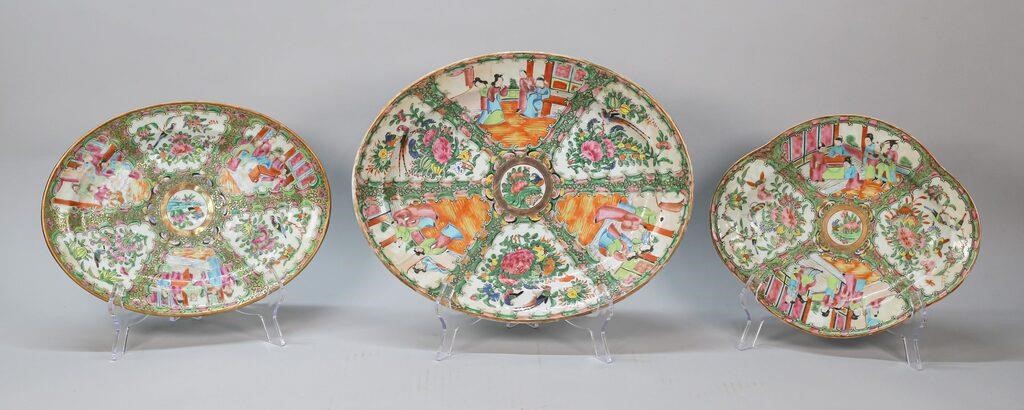 3 CHINESE ROSE MEDALLION PLATTERS3