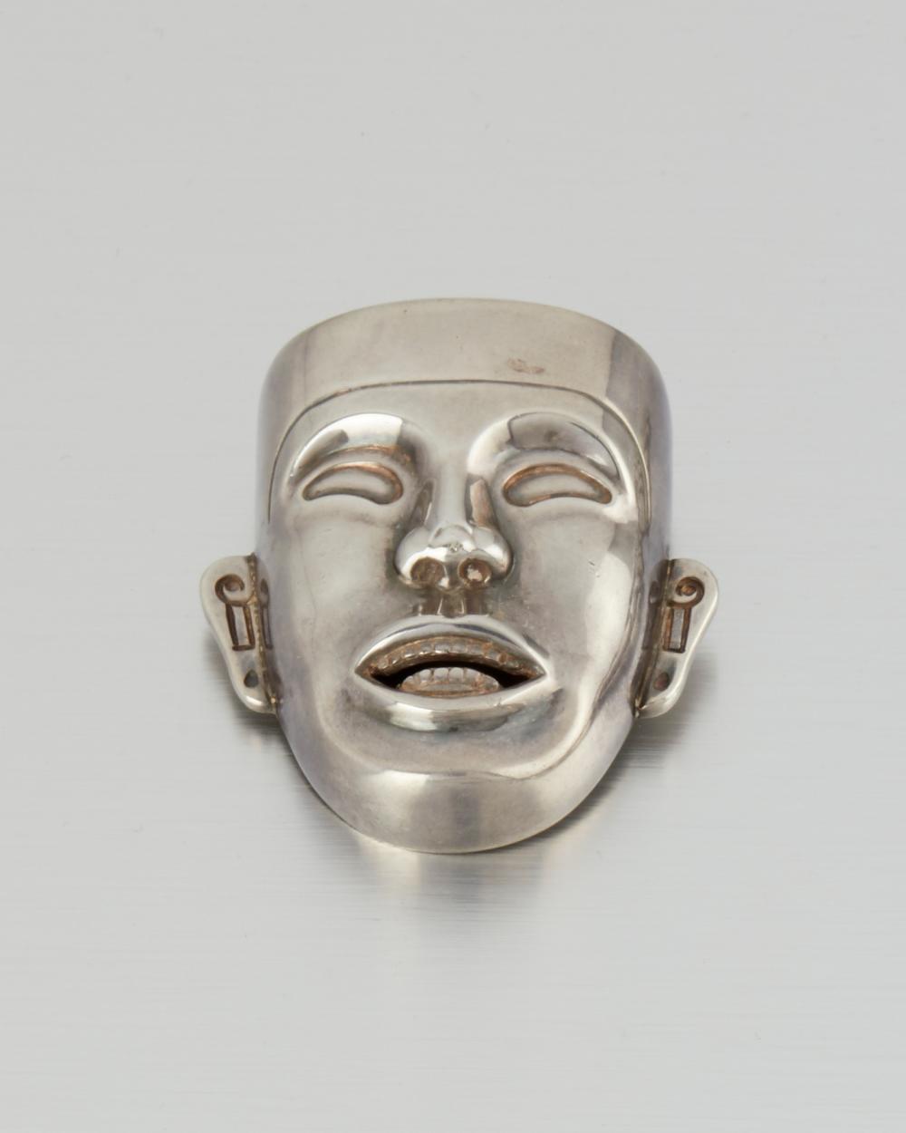 AN ANTONIO PINEDA SILVER BROOCH/PENDANTAn