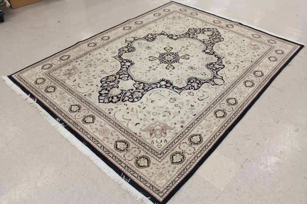 HAND KNOTTED ORIENTAL CARPETHAND 340855
