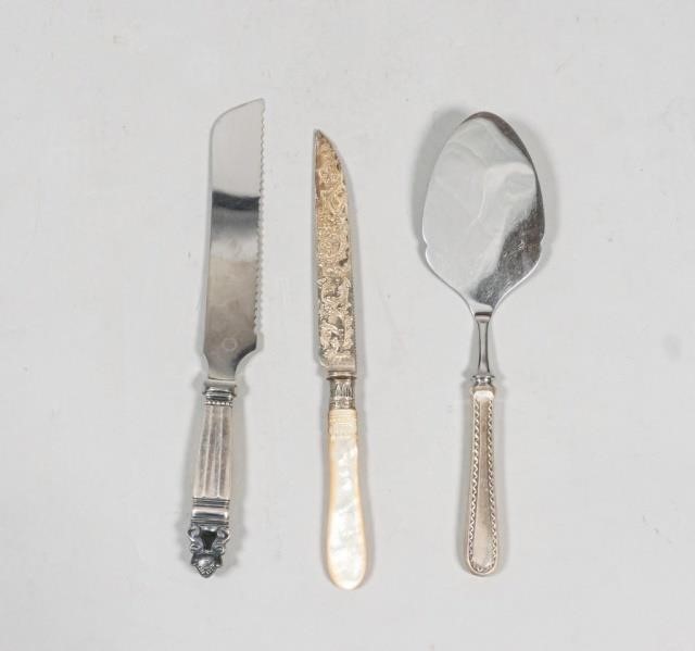 GROUPING OF STERLING HANDLED SERVING 3408ba