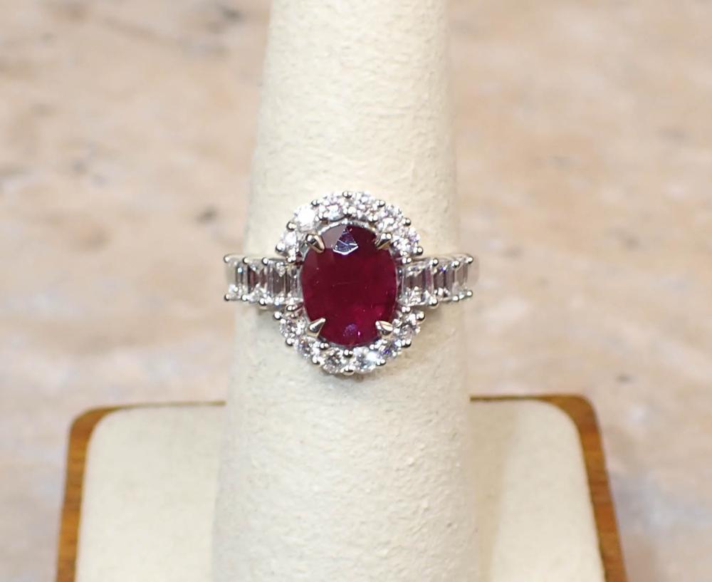 RUBY DIAMOND AND WHITE GOLD RINGRUBY  340a83