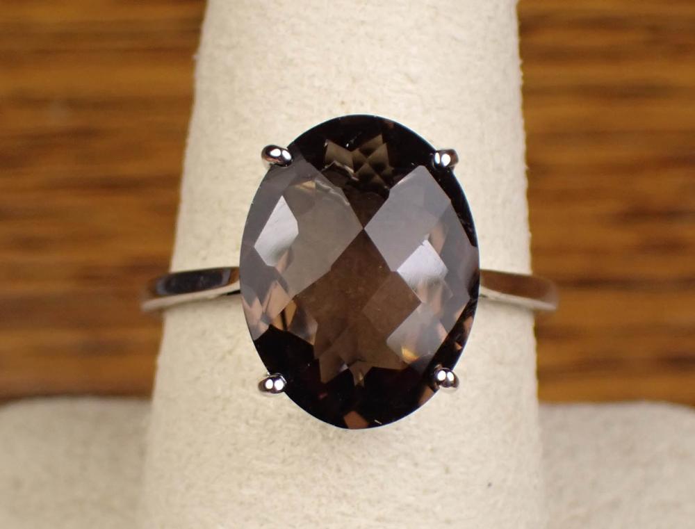 SMOKY QUARTZ AND WHITE GOLD SOLITAIRE 340b52