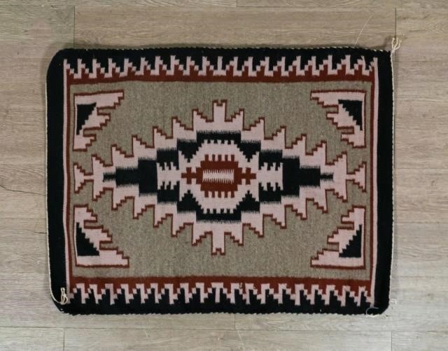 NAVAJO RUGBlack red brown Good 340c32