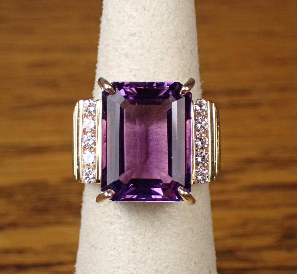 AN AMETHYST AND DIAMOND RINGAN