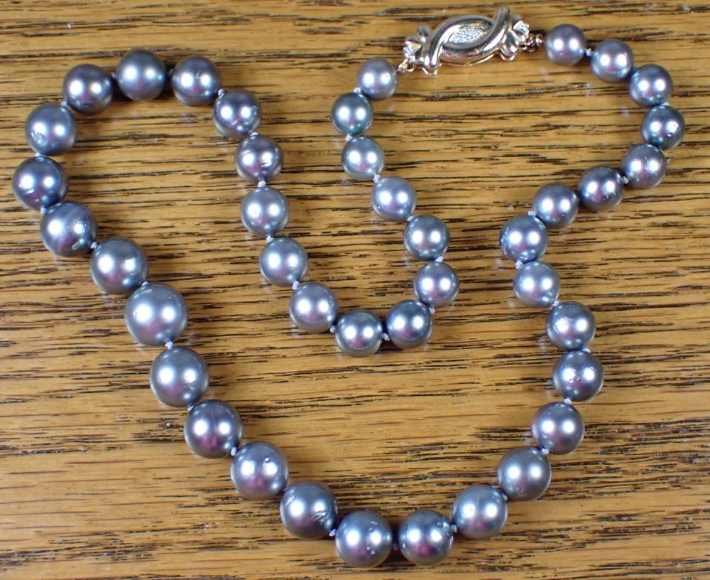 TAHITIAN PEARL AND FOURTEEN KARAT