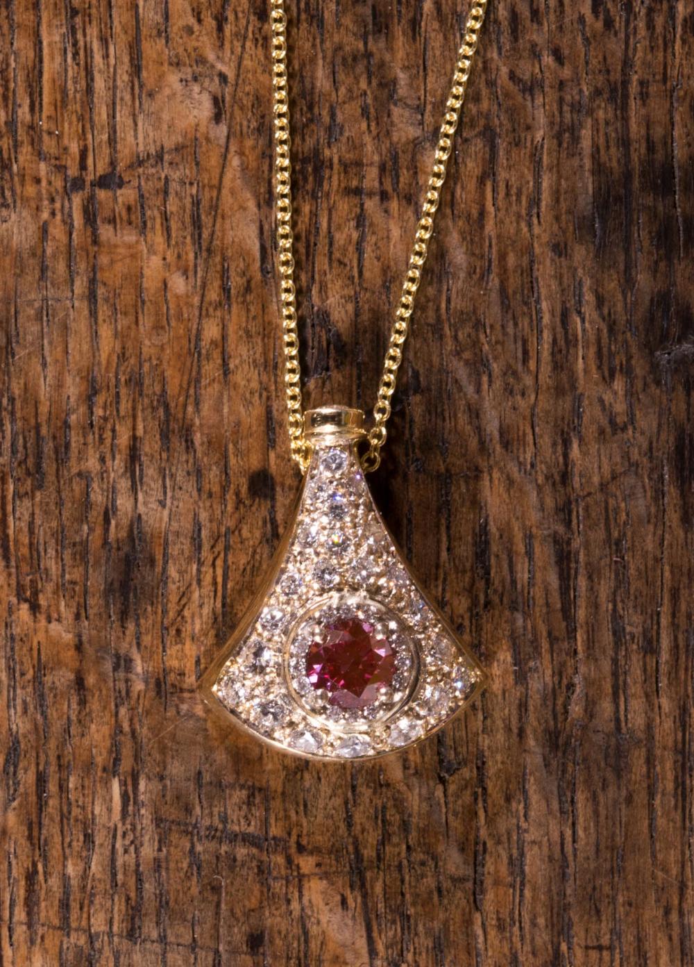 PINK DIAMOND AND EIGHTEEN KARAT 340d00