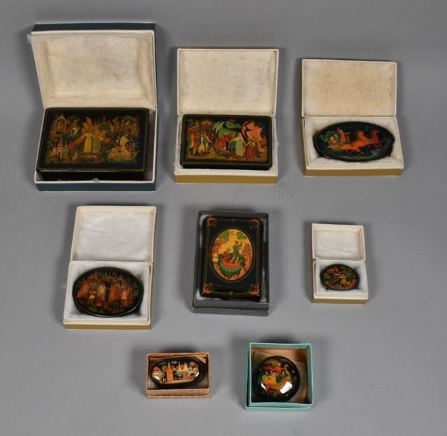 GROUPING OF 8 PALEKH LACQUER BOXESGrouping 340d6a