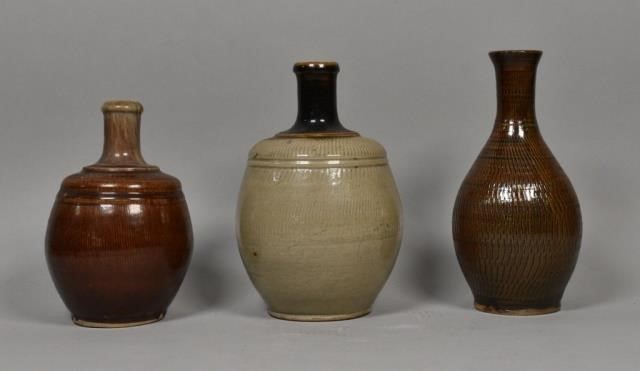 3 JAPANESE INCISED POTTERY VASES3 340e0c