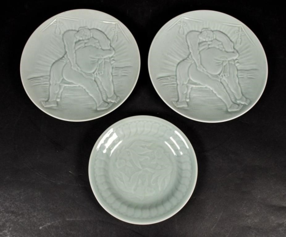 LOT OF 3 JAPANESE CELADON PLATESLot