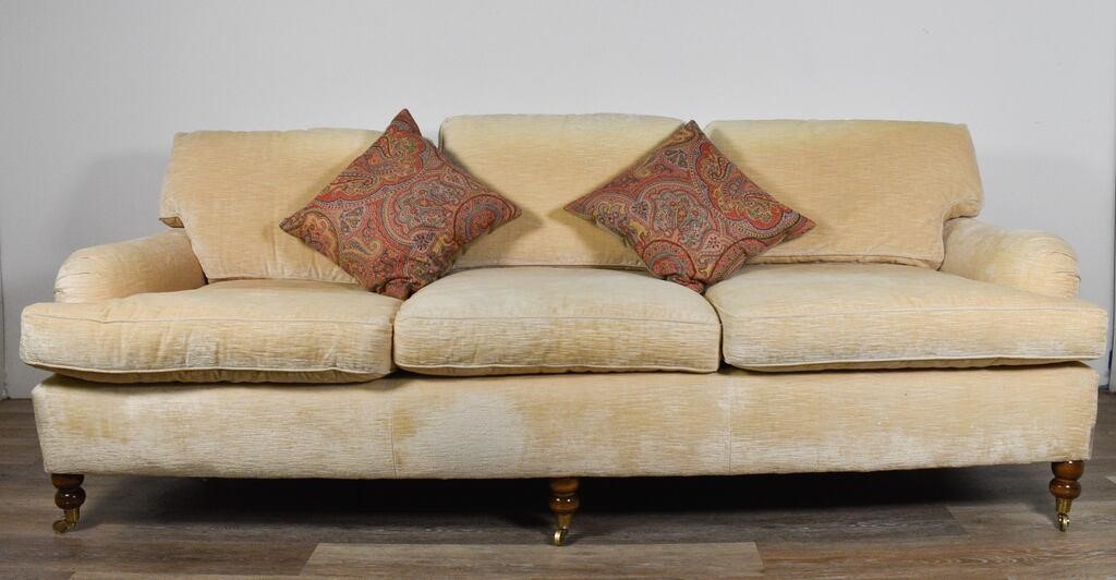 ENGLISH STYLE UPHOLSTERED SOFAEnglish