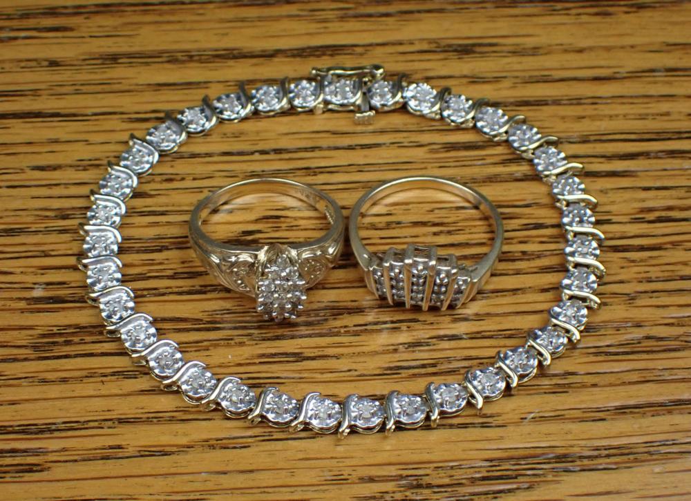 THREE ARTICLES OF DIAMOND JEWELRYTHREE 340fe0