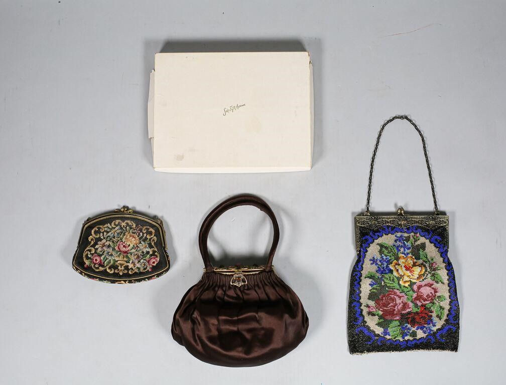 3 EARLY 20TH CENTURY EVENING BAGS3 3410c7
