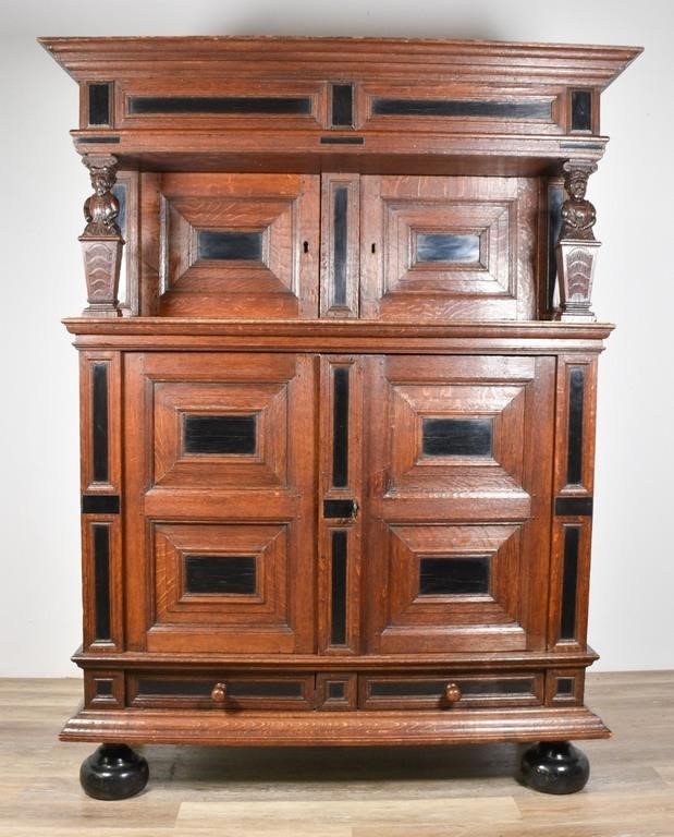 17TH CENTURY CARVED DUTCH ARMOIRE 3410de