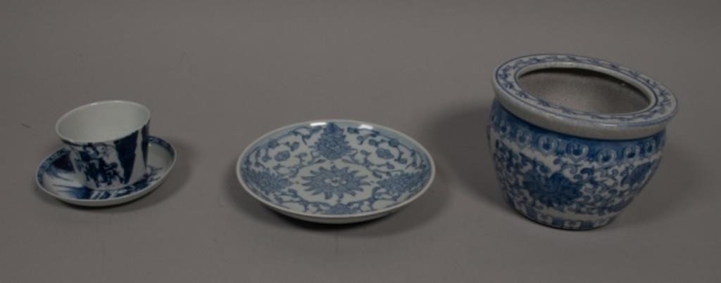 4 PIECES OF CHINESE PORCELAIN4 34119a