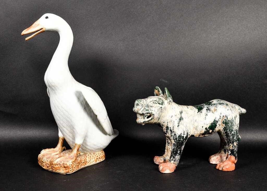 CHINESE POTTERY DUCK DOG2 pieces 34119e