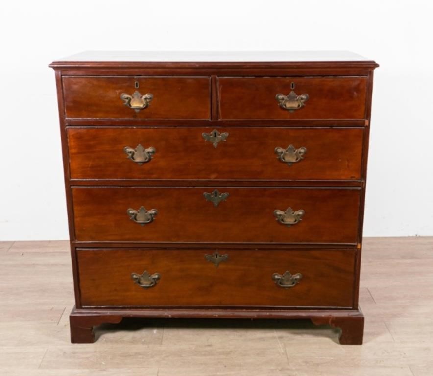 19TH CENTURY AMERICAN FEDERAL DRESSERAmerican 3411ac