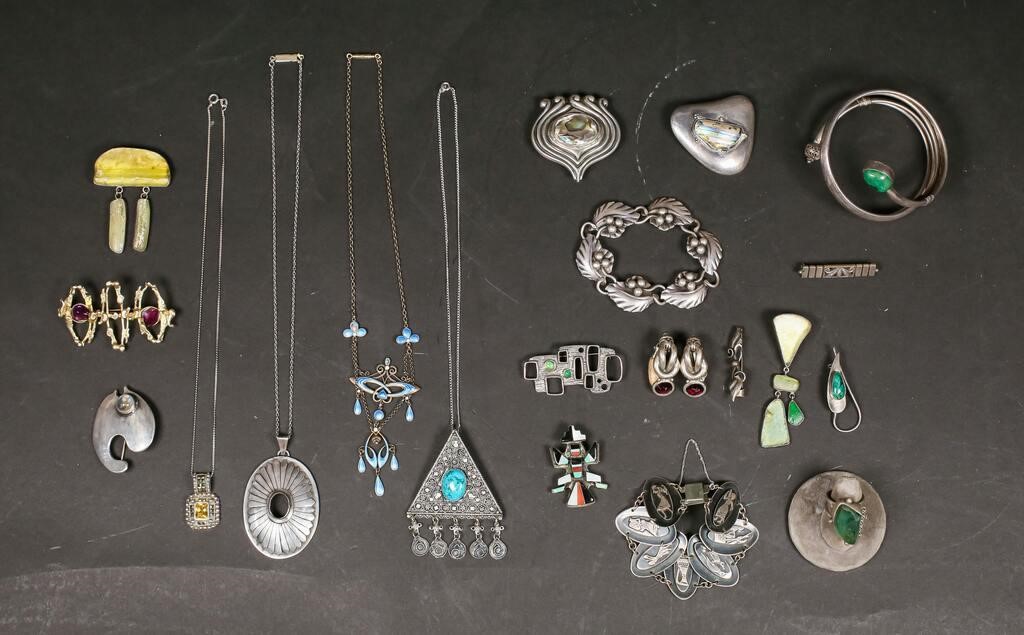 GROUPING OF STERLING SILVER JEWELRYGrouping