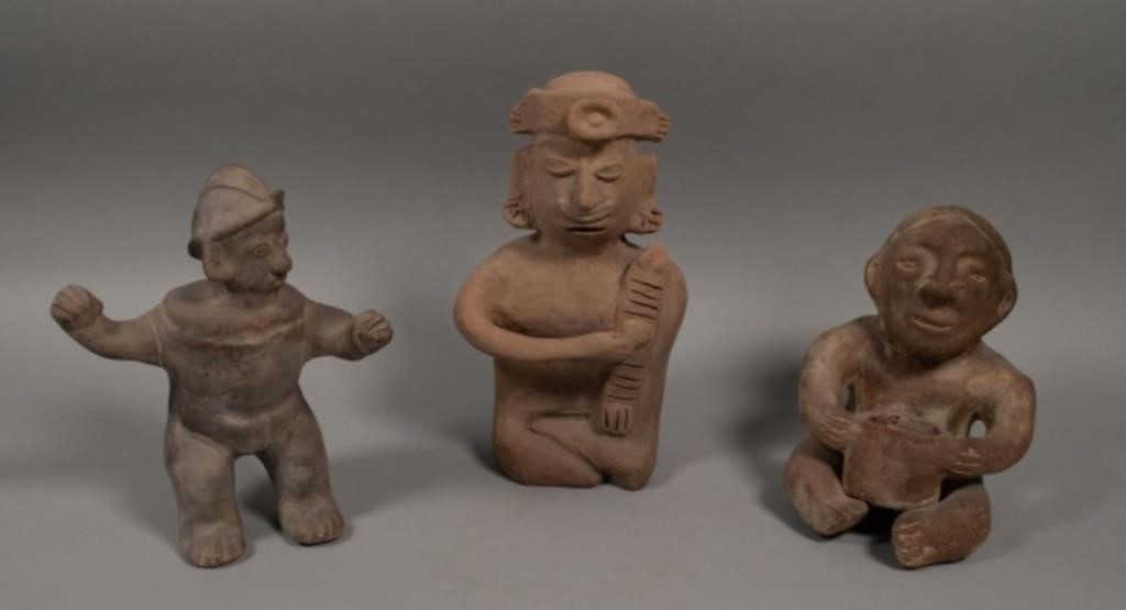 3 MESO AMERICAN POTTERY FIGURES3 34123a