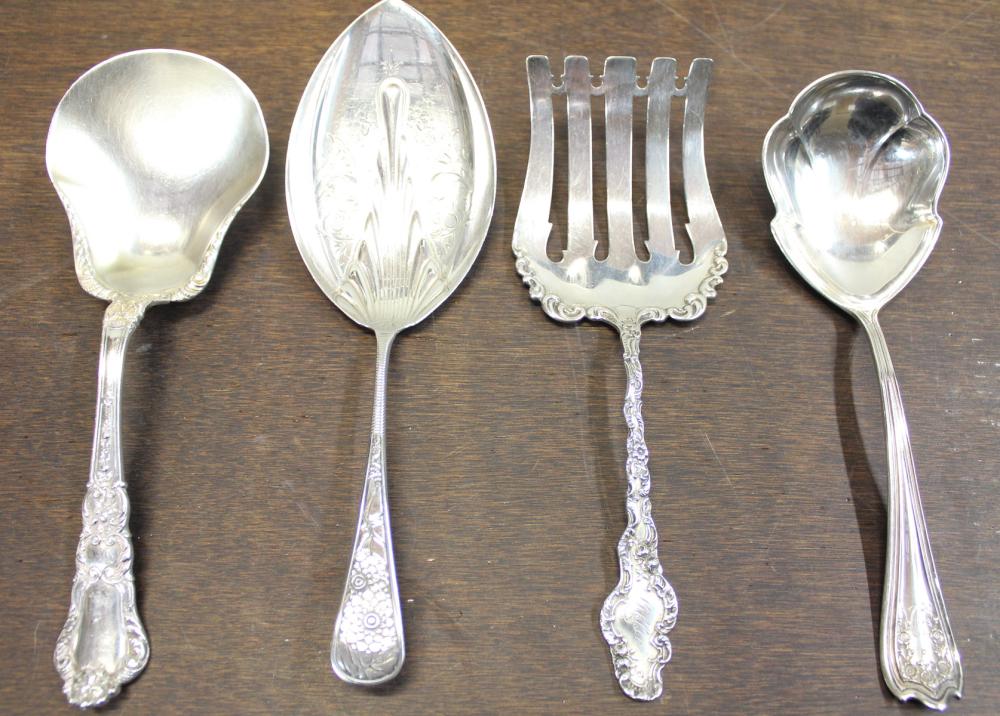 FOUR ASSORTED SILVER FLATWARE SERVING 34126f