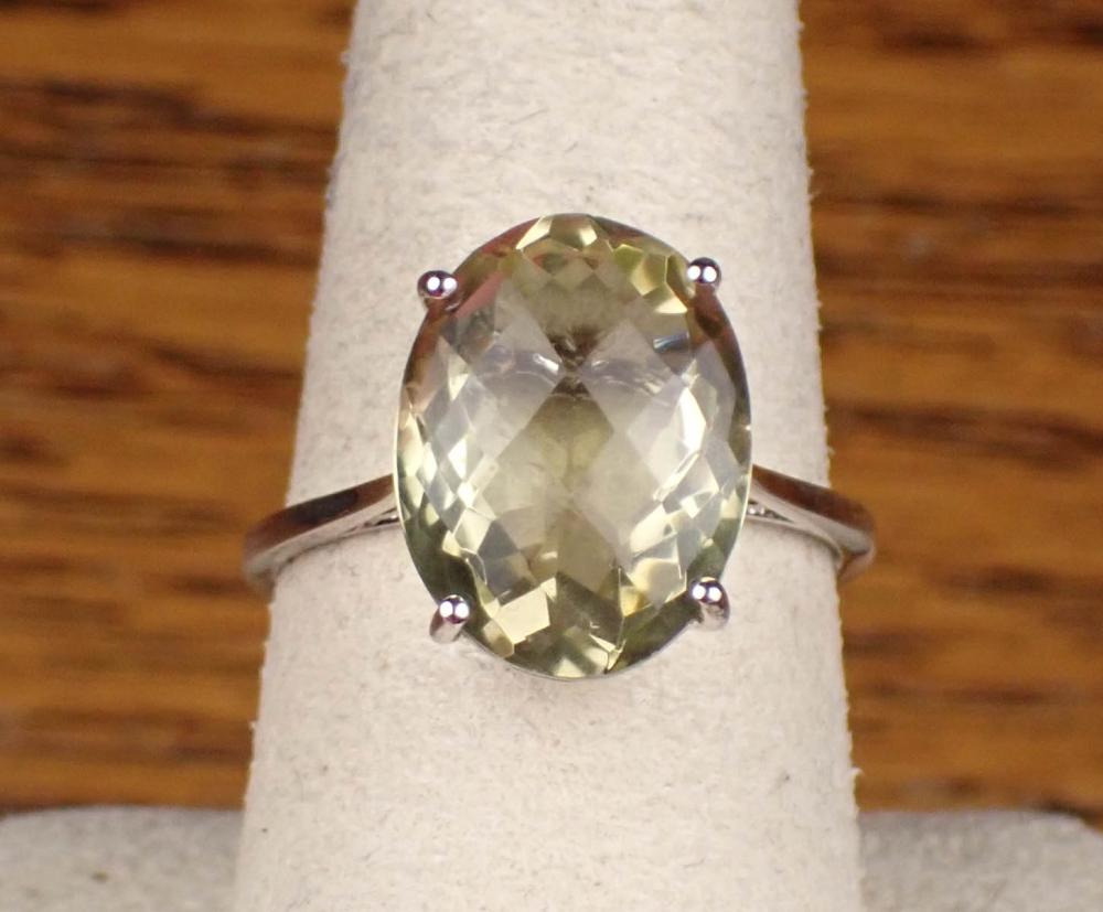 LEMON CITRINE AND WHITE GOLD SOLITAIRE 3412a2