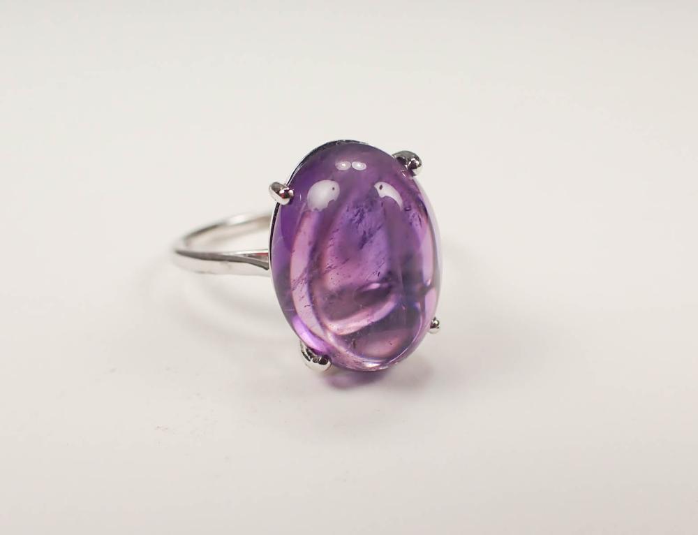 AMETHYST AND WHITE GOLD SOLITAIRE 3412e9