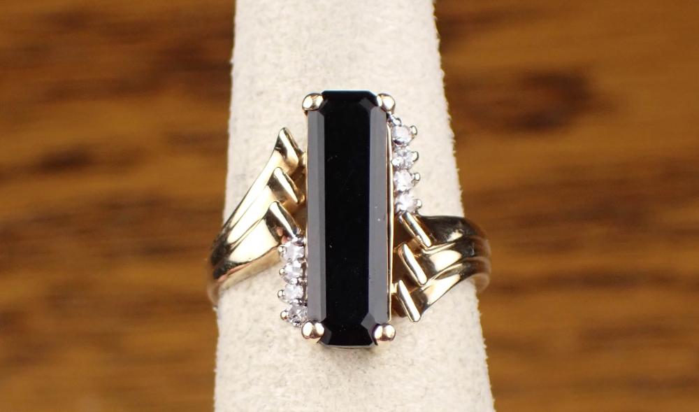 DIAMOND AND BLACK ONYX RINGDIAMOND 34134b