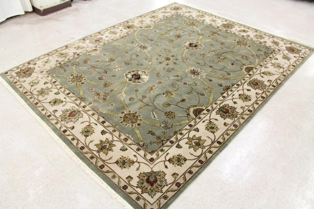 HAND KNOTTED ORIENTAL CARPETHAND 34139c