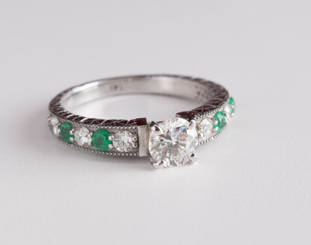 ESTATE DIAMOND EMERALD AND GOLD 3414d0