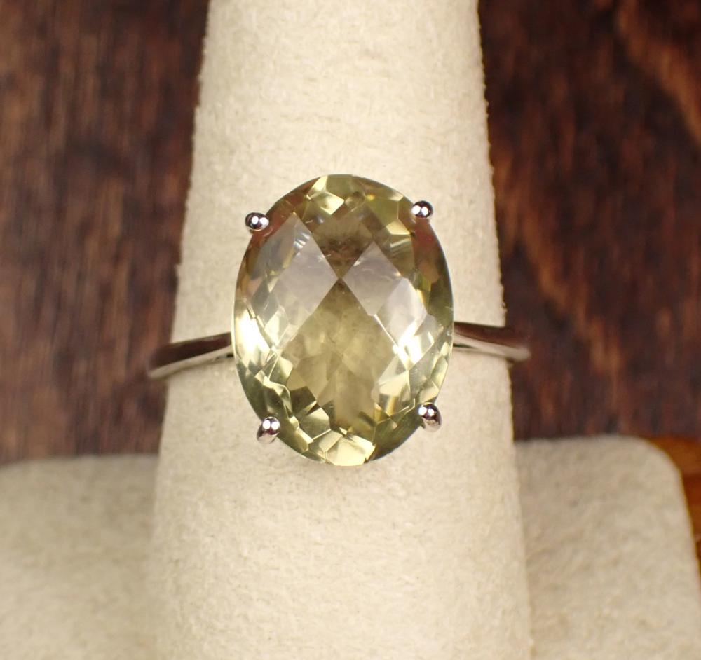 LEMON QUARTZ AND WHITE GOLD SOLITAIRE 34163f