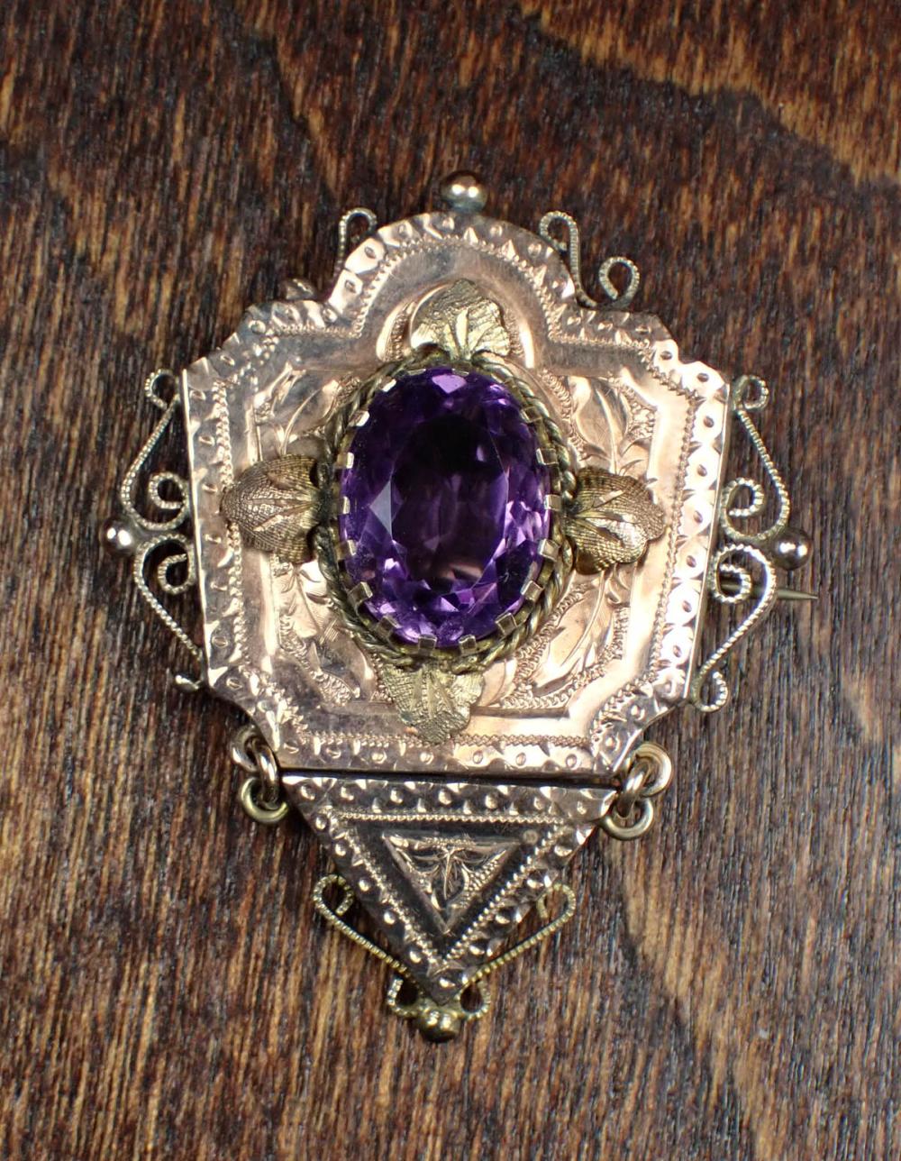 VICTORIAN AMETHYST AND GOLD PENDANT/BROOCHVICTORIAN