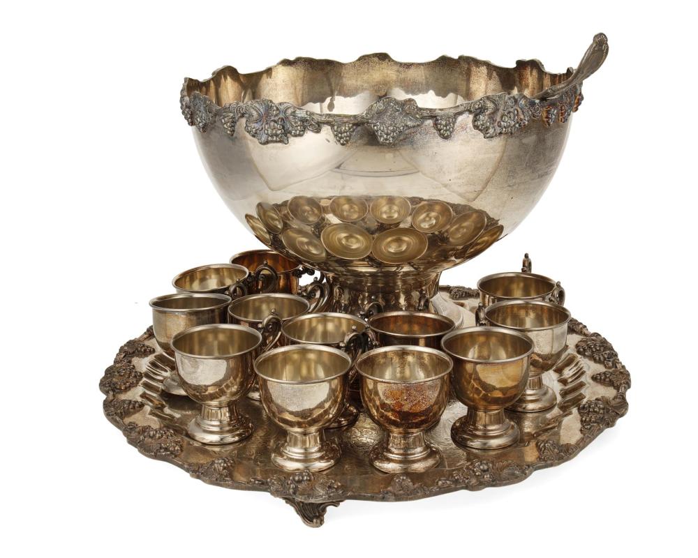 A SILVER PLATED PUNCHBOWL WITH 343f43