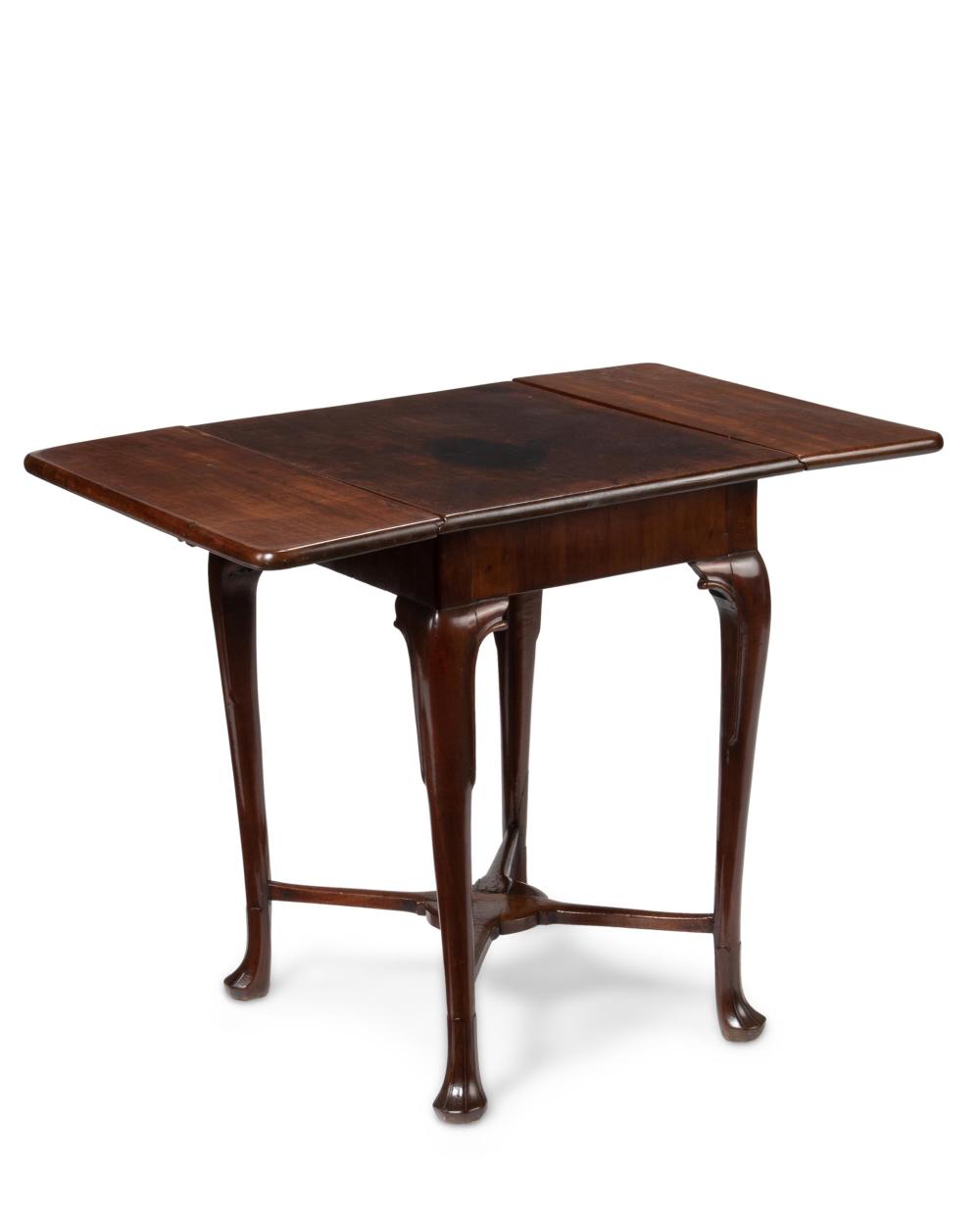 A QUEEN ANNE STYLE DROP LEAF TABLEA 343f6f