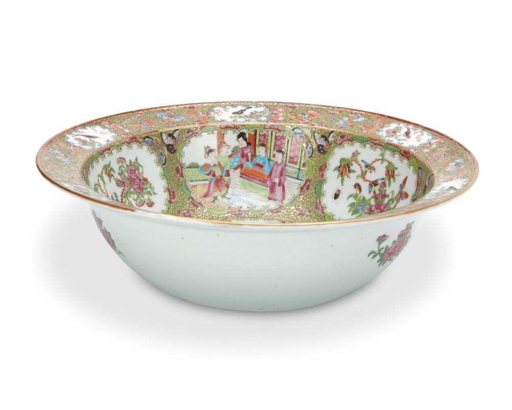 A CHINESE ROSE MEDALLION PORCELAIN 34401b