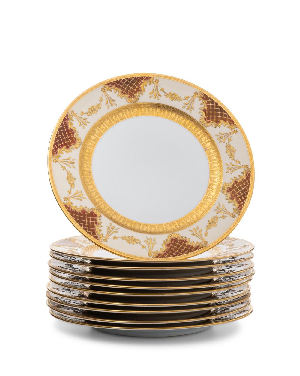 A SET OF BAVARIAN PORCELAIN DINNER