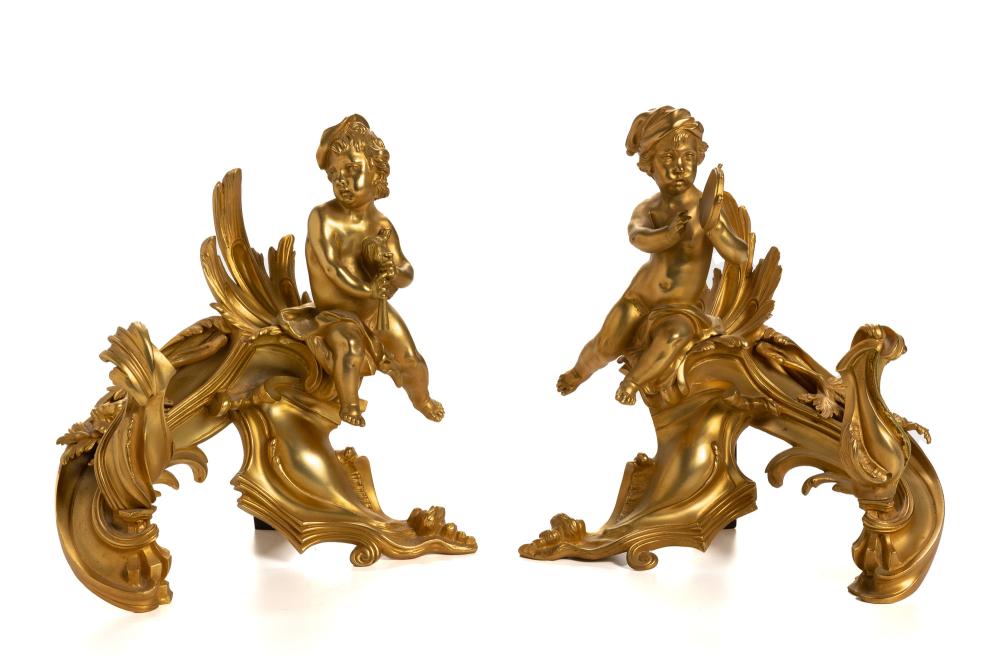 A PAIR OF FRENCH FIGURAL CHENETSA